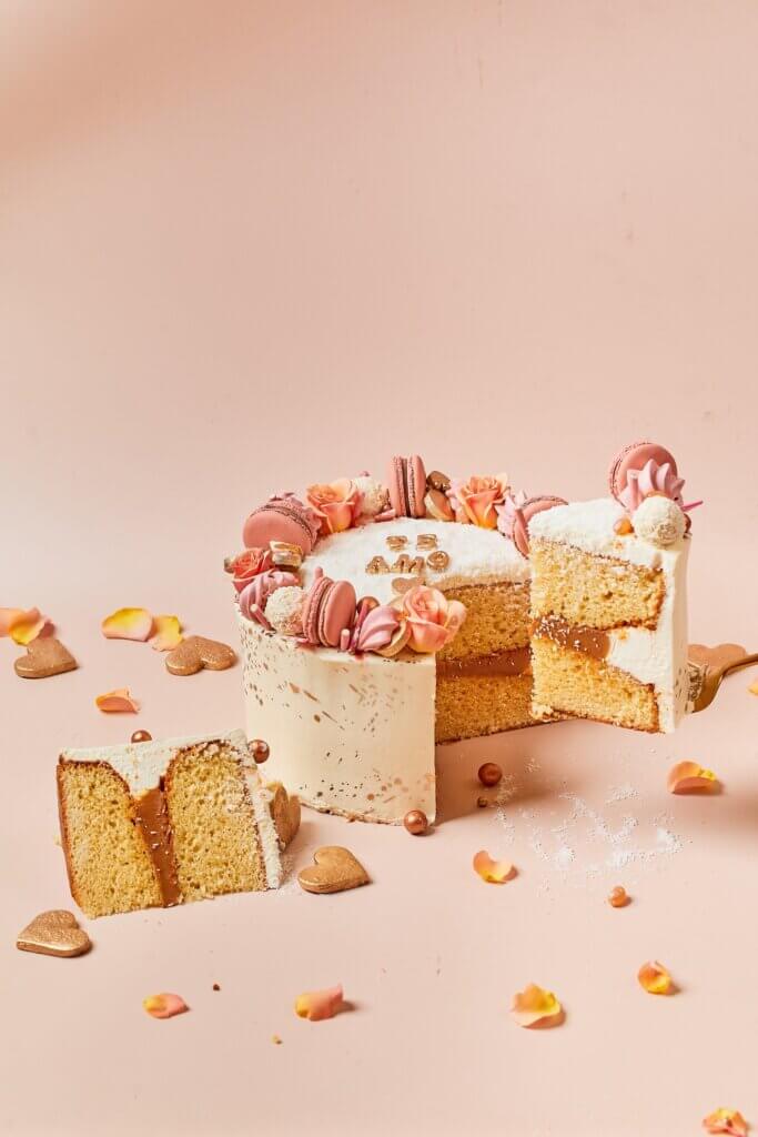 Valentine S Day Pink And Rose Gold Cake Frudeco Miami